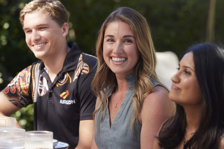 aurizon-employees-smiling