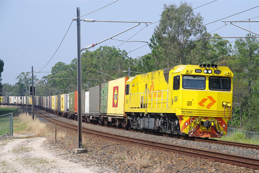 linfox-containerised-freight-train