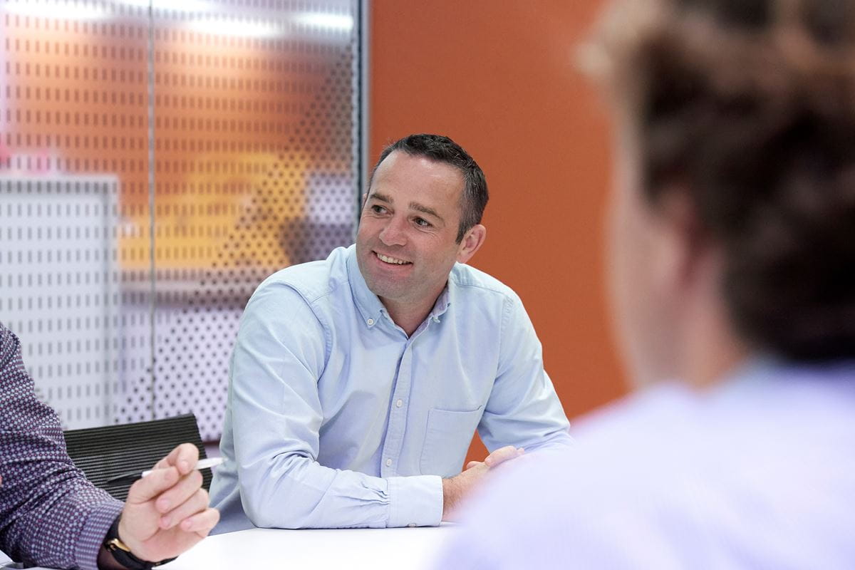 aurizon-corporate-employee-smiling