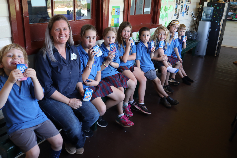 kids-with-breakfast-aussie-helpers-charity