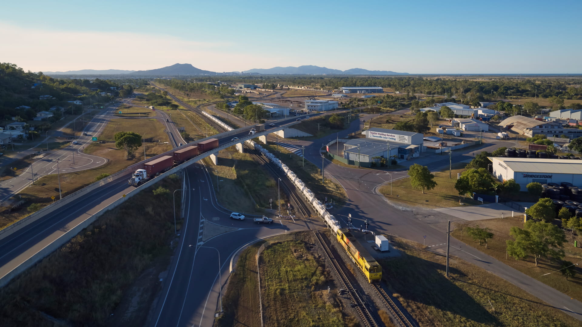 bulk_train_road_truck_overpass