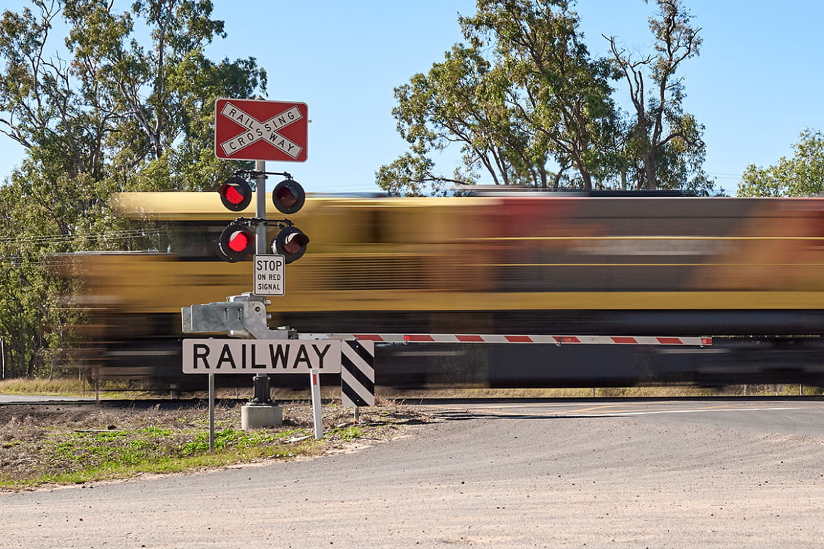 aurizon-train-level-crossing