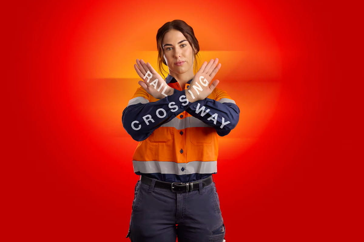 level-crossing-campaign-femail-train-driver-cross-arm
