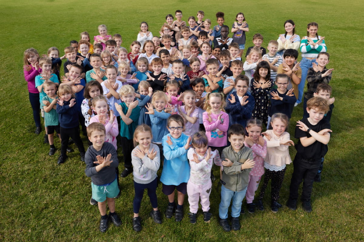 safety-campaign-school-group_optimized