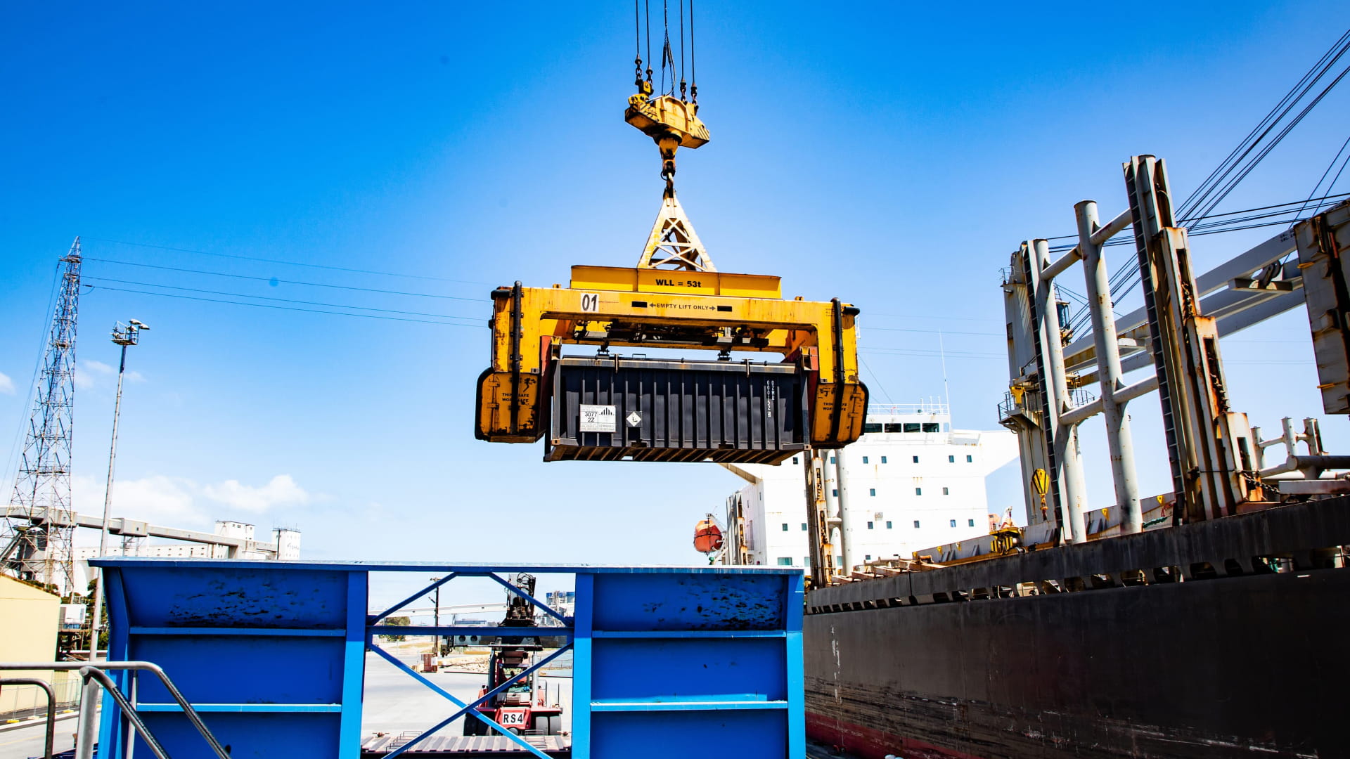 crane-container-lift-darwin-port-header-banner