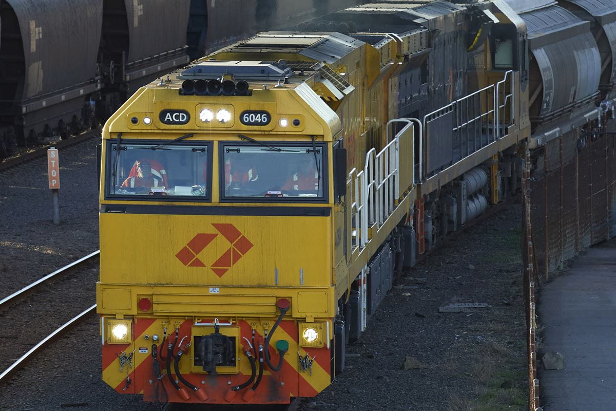 aurizon-locomotive-newcastle