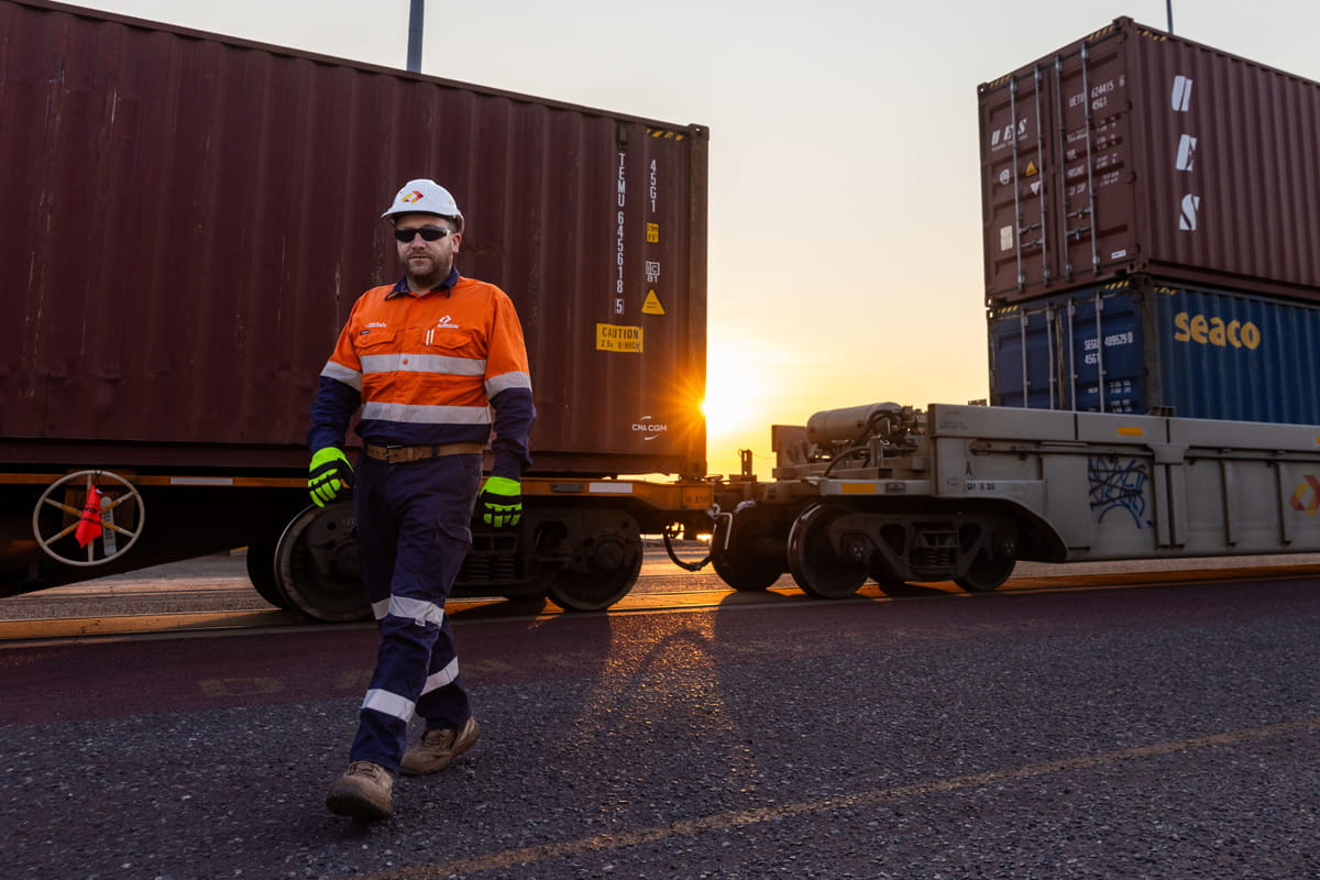 landbridging-darwin-port-employee-container-train