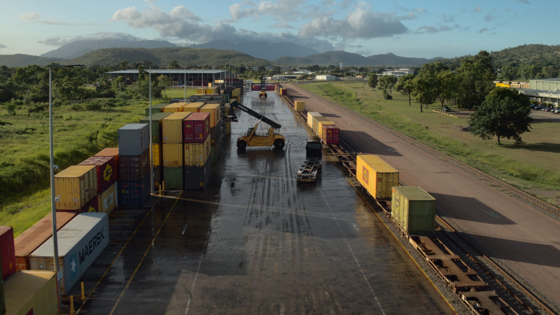 stacker-loading-containerised-freight-header-banner