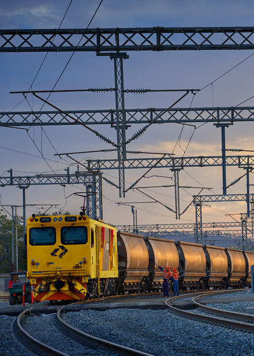 aurizon-network-infrastructure-and-train-featured-card