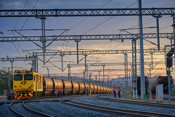 aurizon-network-infrastructure-and-train-card-collection